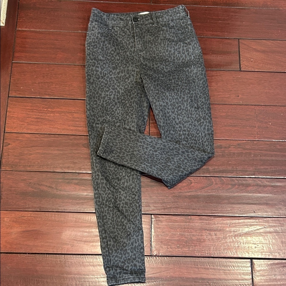 Jolt Gray Leopard Print Skinny Jeans